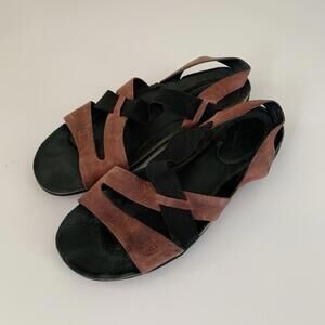 Keen Dauntless 8 red leather slingback comfort sandals Strappy straps shoe flat